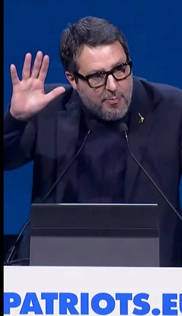 Salvini in Spagna: magnifico Teatro dell'Assurdo