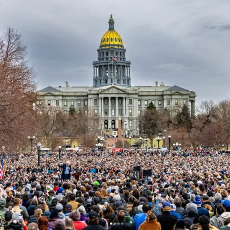 Bernie Sanders e AOC | Fighting Oligarchy Tour: L'Esempio che Manca alla Politica Progressista