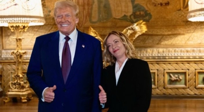 La Grande Mediatrice: Ovvero Come Meloni Divenne il Ponte di Carta